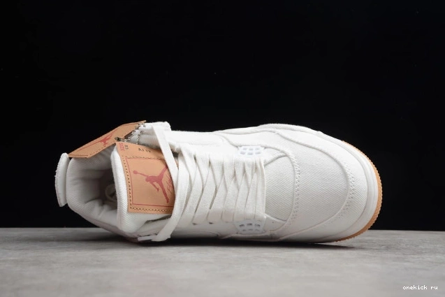 Chep Onekick x 4 'White' Levi's AO2571-100 Jordan Air 0525